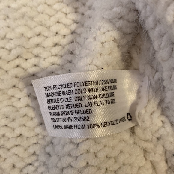 Ava Viv Sweater - Picture 5 of 6